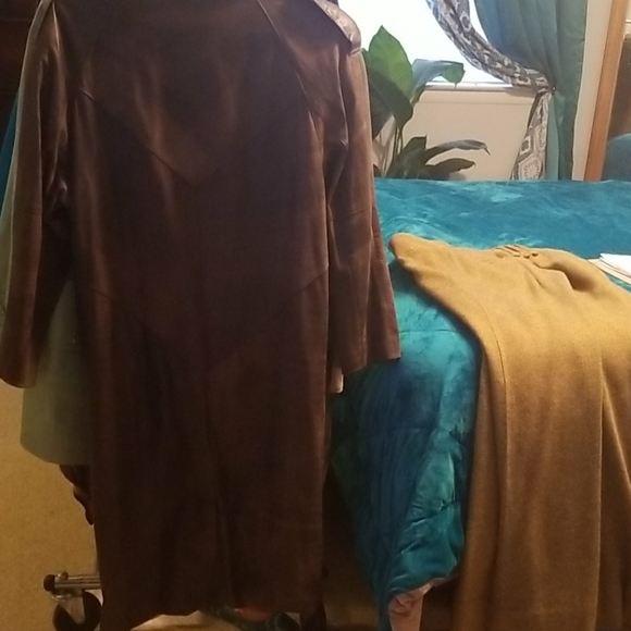 Coat - Picture 4 of 4